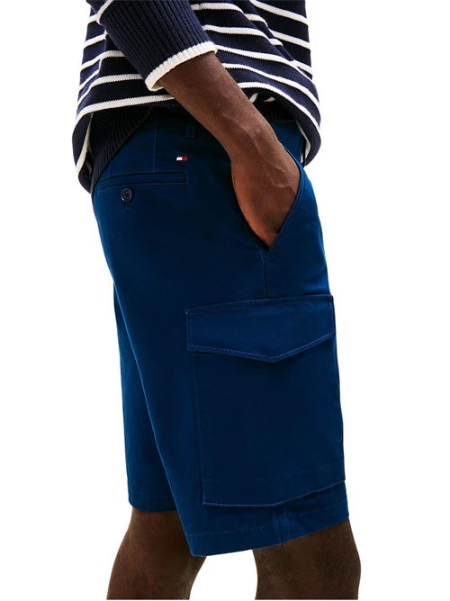 Short cargo uomo blu in cotone Tommy Hilfiger | MW0MW23573DAF